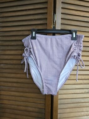 🥳🥳🥳🥳    Kona Sol  Gingham Trim Swimwear - M